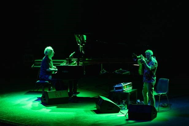 Paolo Fresu & Uri Caine – Un incontro tra jazz, improvvisazione e libertà espressiva
